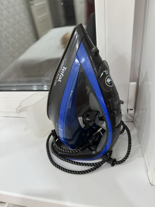 Продам  утюг в рабочем состоянии