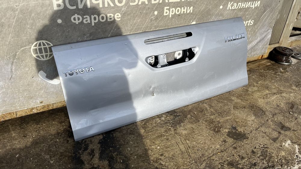 Багажна врата на пикап Toyota Hilux 2015-