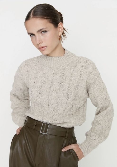 Нов пуловер Trendyol L р-р