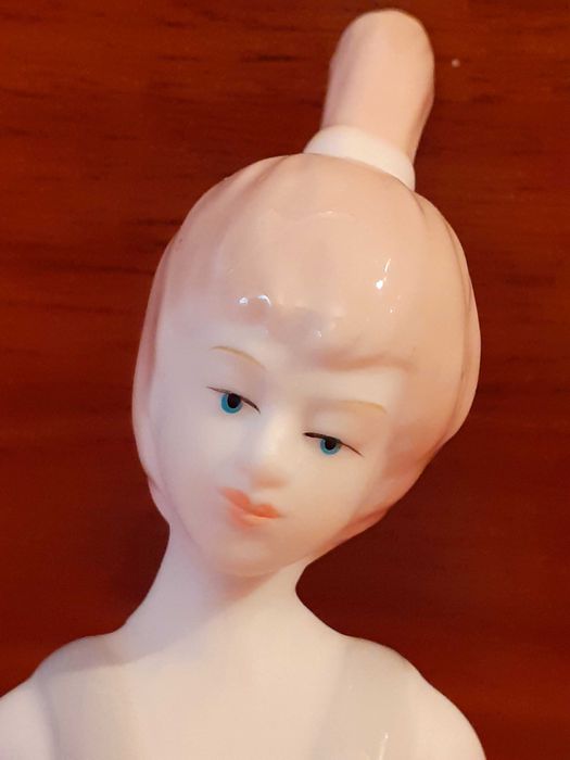 Две порцеланови фигури -"Момче с куче" и "Дама с кученце"