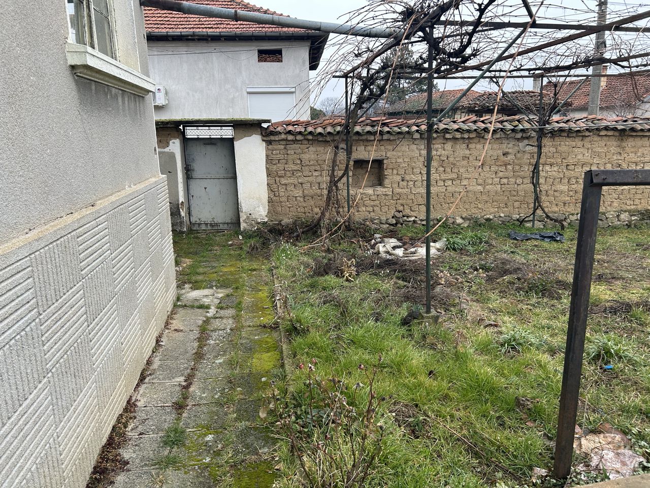 Продава се Къща в Казанлък - 90 кв.м за 340 €/кв.м - Снимка #2