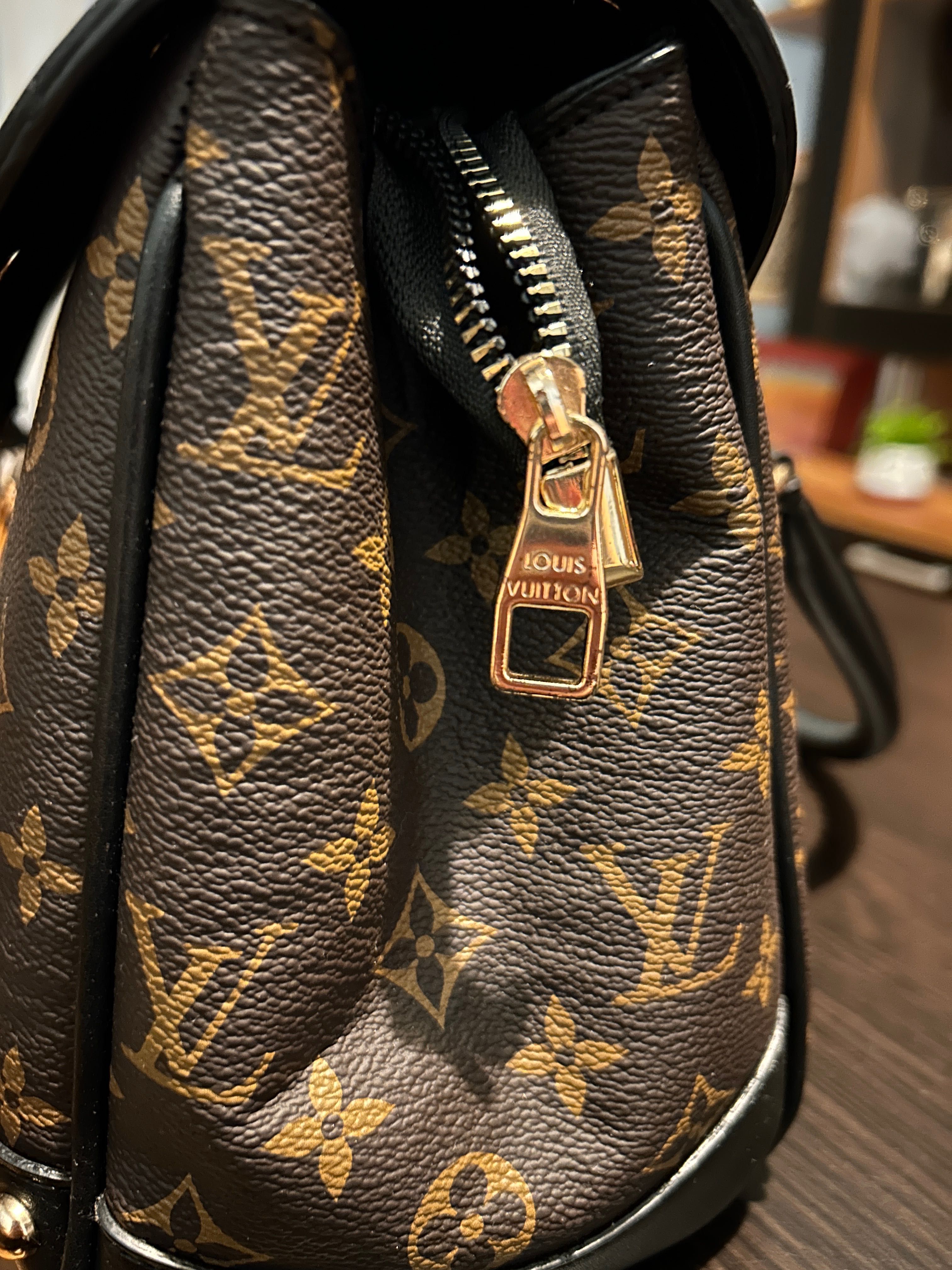 Geanta Louis Vuitton