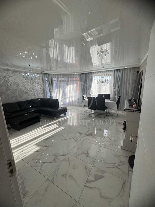 Продава се Многостаен апартамент в Пловдив, Остромила - 179 кв.м за 1649 €/кв.м - Снимка #1