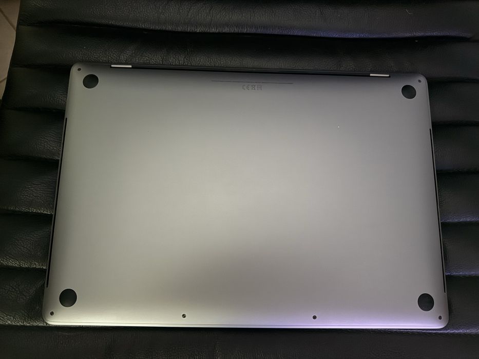  MacBook Pro 16 inch** i7**16GB** 512 SSD**2019