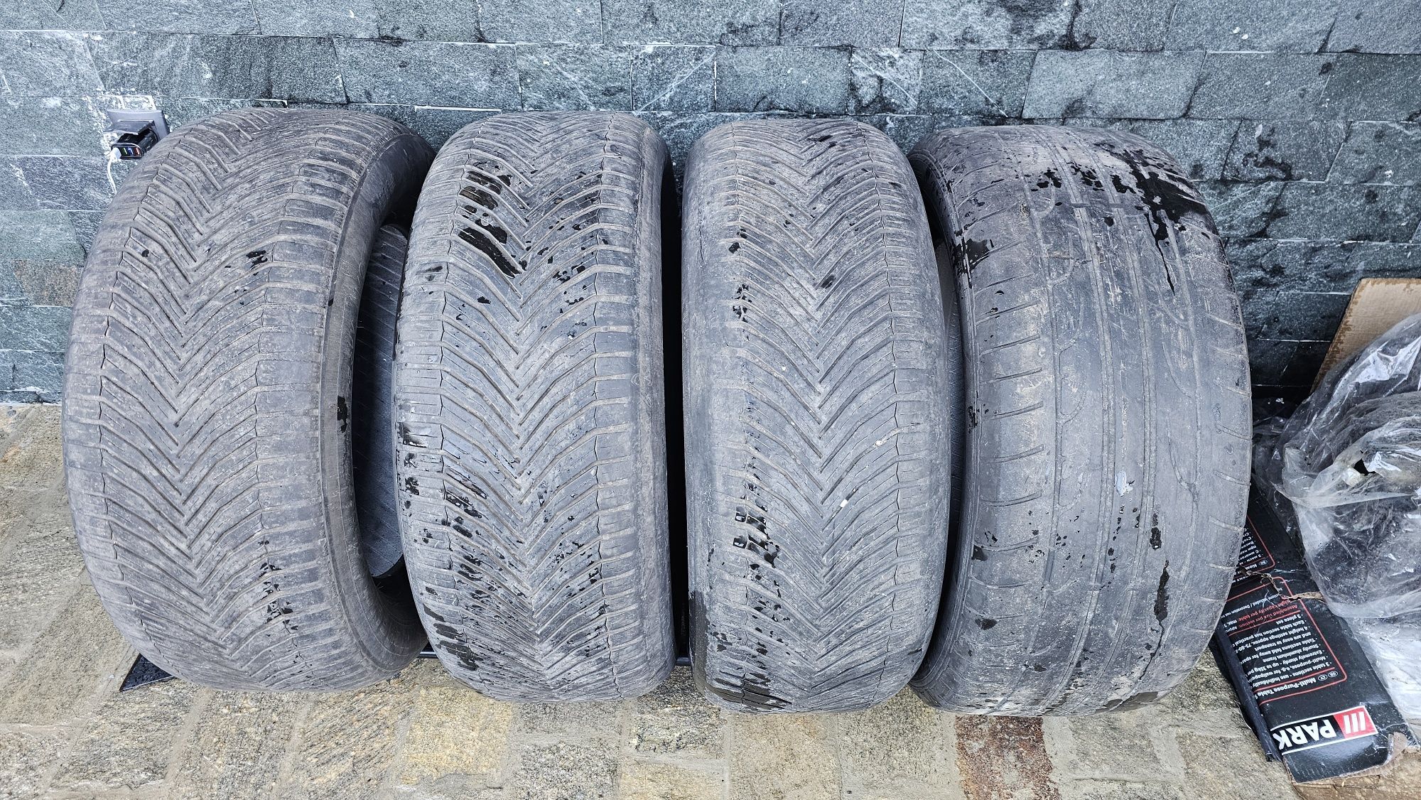 Летни и всесезонни гуми с размери 295/40/21" и 275/55/19"