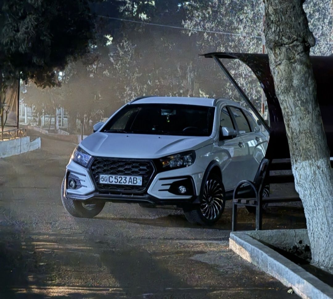 Lada vesta cross universal 1,6 Nissan motor