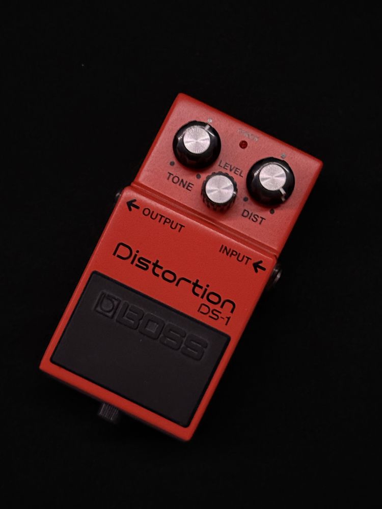 Гитарная педаль Boss DS-1