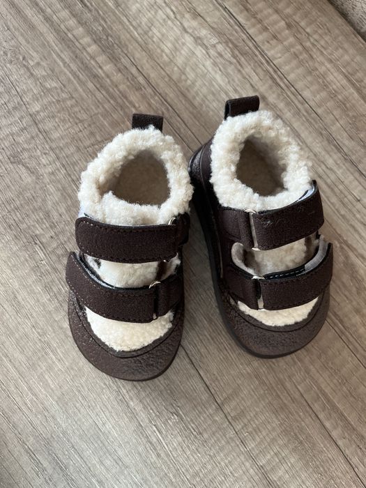 Продам новые демисезонные ботиночки