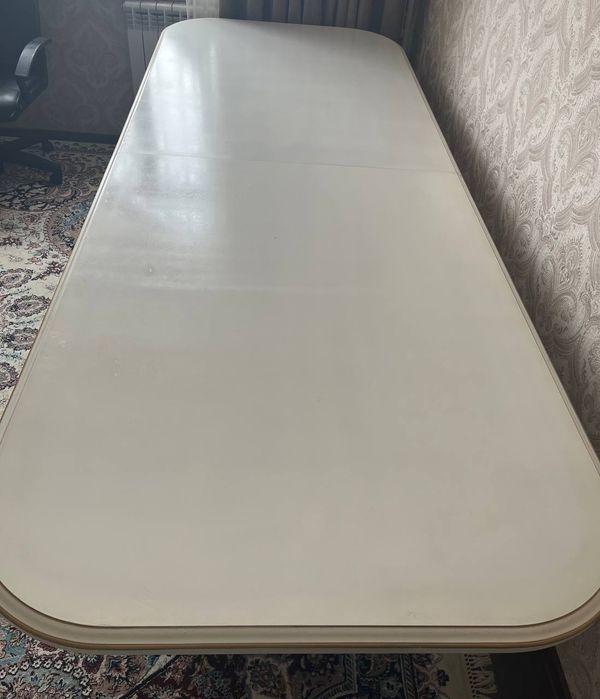 Mehmonxona, ofislar uchun moljallangan stol