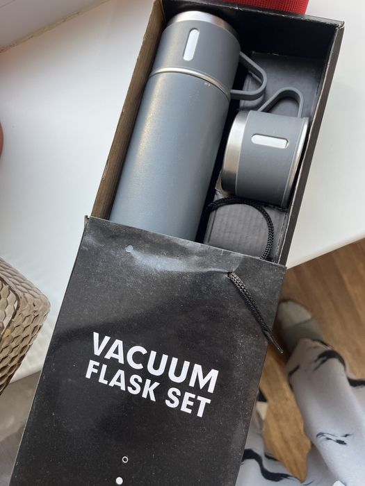 Отдам маленький термос!