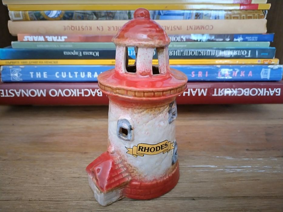 Керамичен свещник фар от остров  Радост