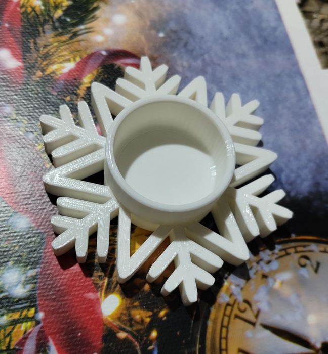 Коледна украса и стойки за свещи