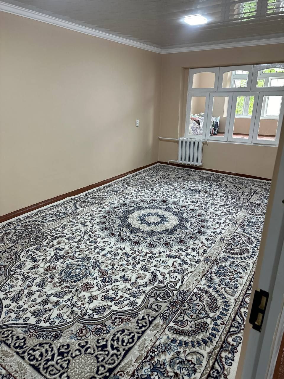 Продаётся дом Чилонзор 23 ,3/5/5 /,,,2*6 балкон 75квм Евро 65000$