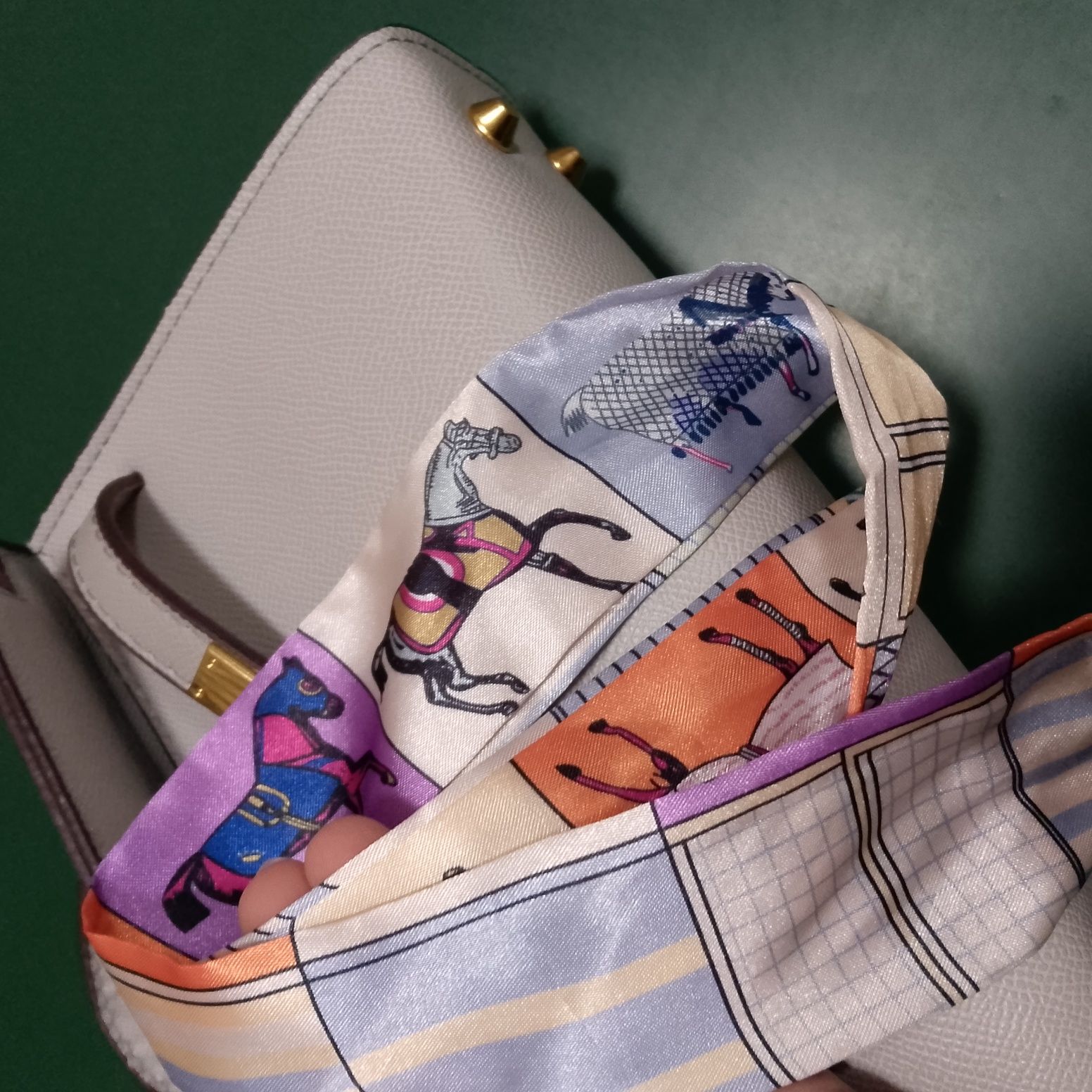 HERMES севимли сумичкам