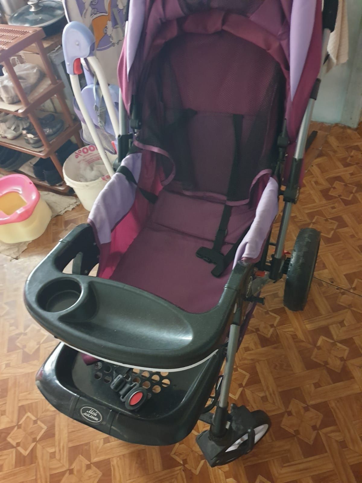 Продам 2 коляски и детский стульчик