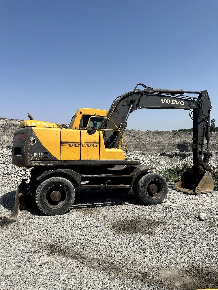 Ekskavator VOLVO 130 sotiladi 28000$