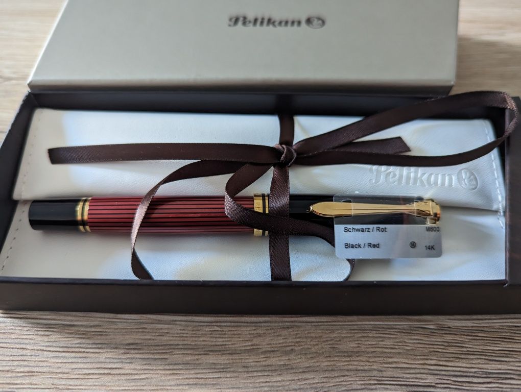 Stilouri Pelikan M 600, noi