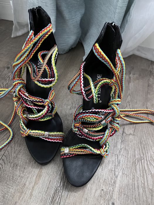 Sandale versatile multicolor, marimea 37, noi cu eticheta