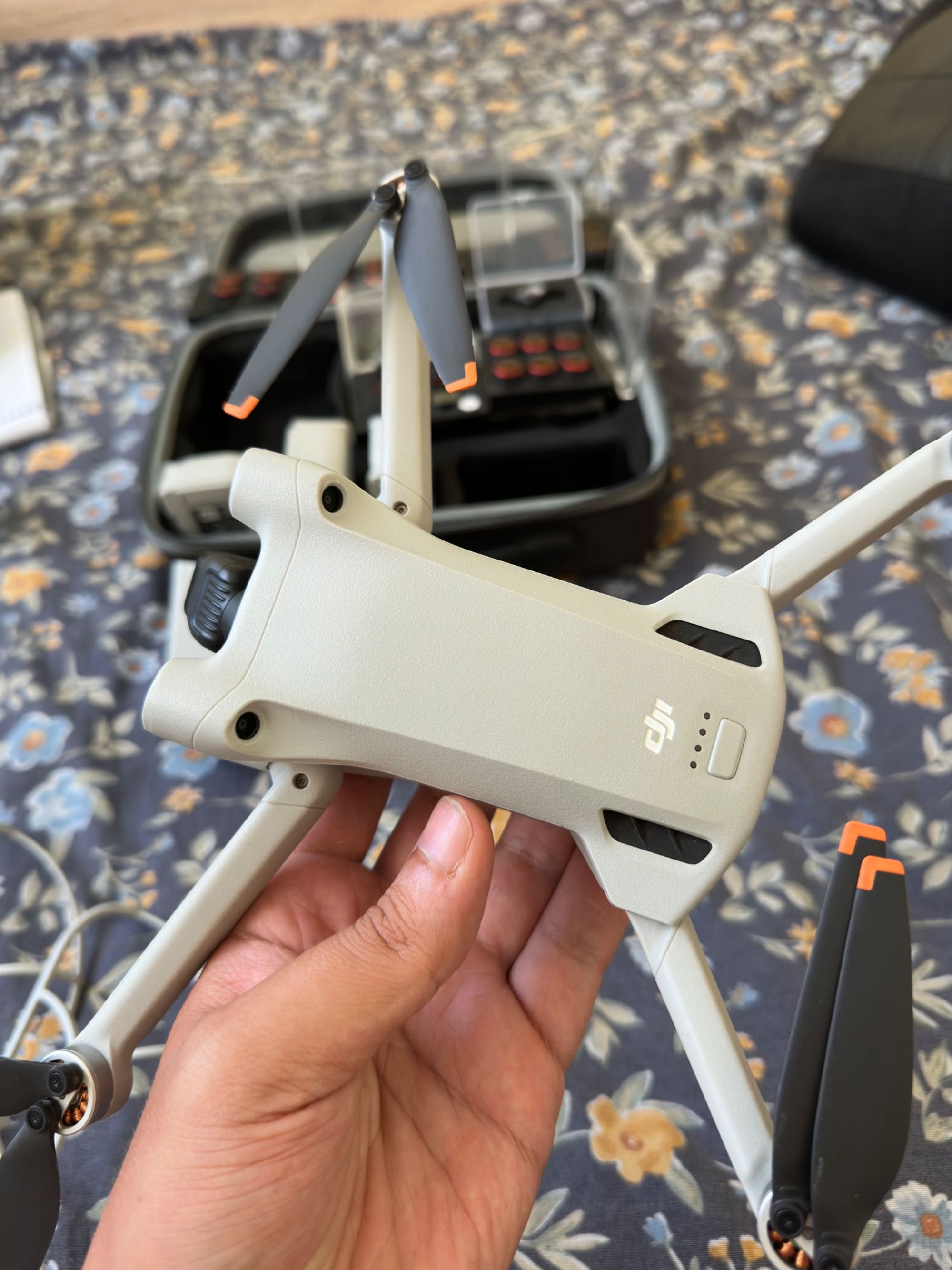 DJI Mini 3 Pro + 3 батерии, хъб, чанта, защита, SD, ламели, ND филтри