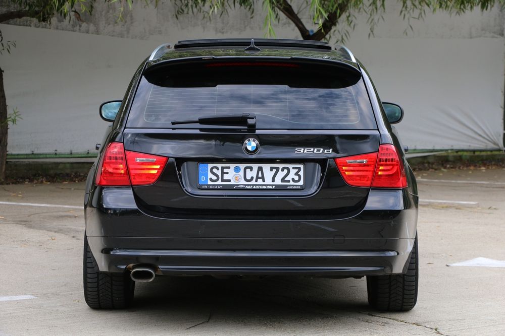 Vand BMW seria 3 X-Drive Bi-Xenon Navi Piele Panoramic
