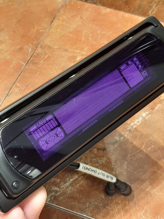 Vând sony CDX-M8800