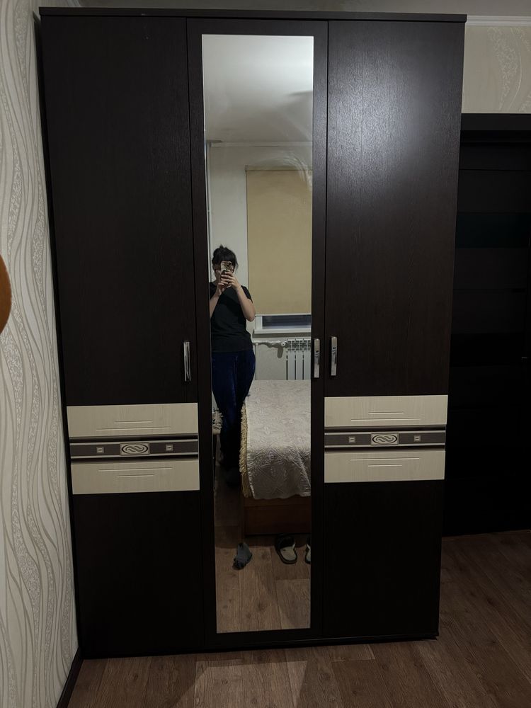 Продаю спальный гарнитур в отличном состоянии