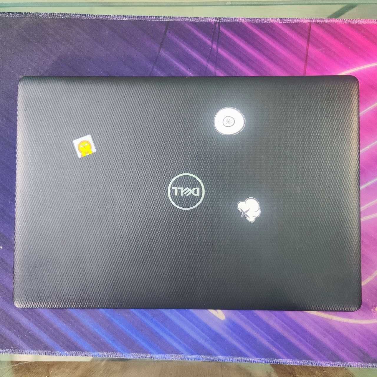 Dell INSPIRON 3851