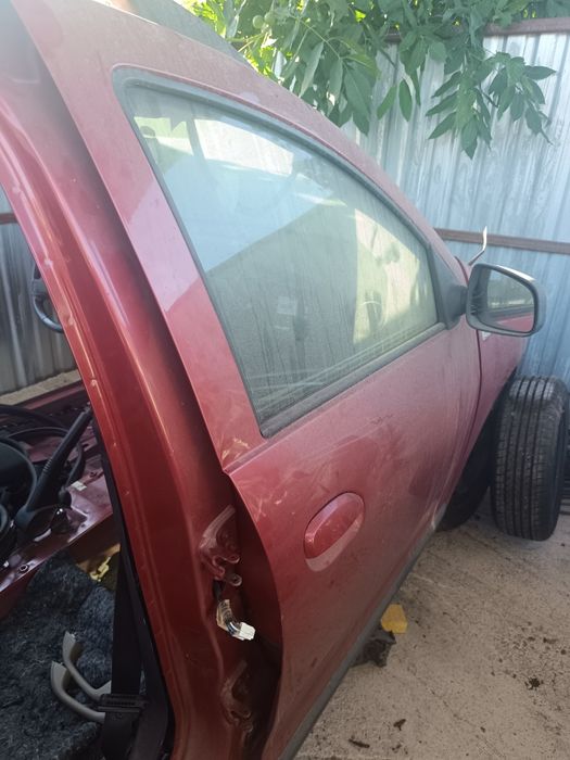Ușa dreapta față, aripă dreapta față DACIA Logan 2