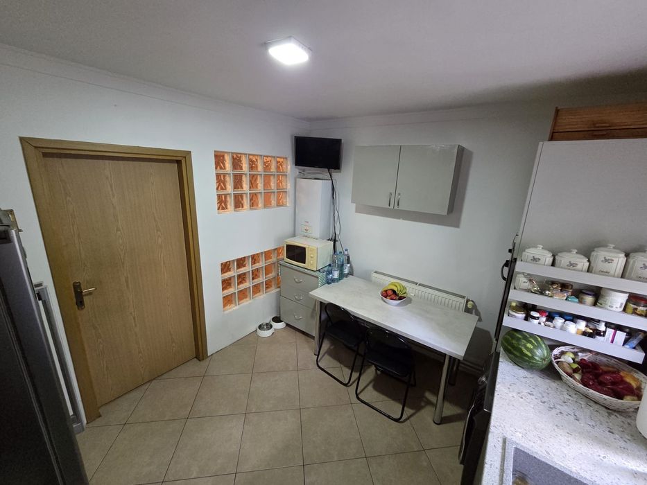 Apartament 4 camere, 2 boxe, loc parcare ADP