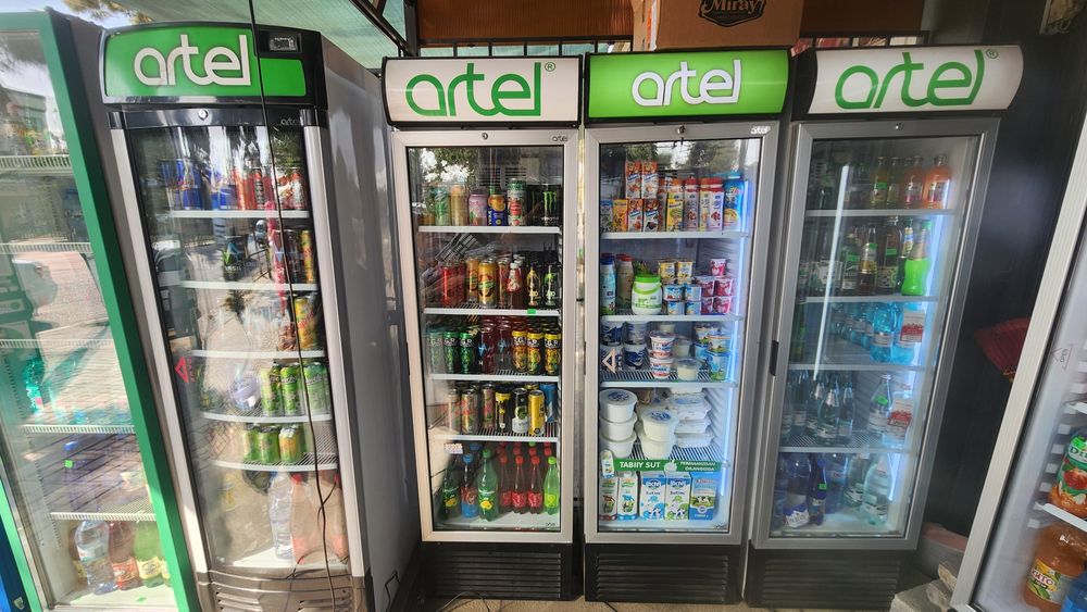 Витрина Холодильник  Artel