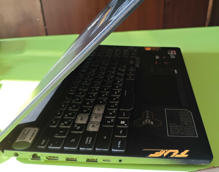 Продавам ASUS TUF Gaming A15-Ryzen 7/RTX 3050/32GB RAM/2TB - Като НОВ