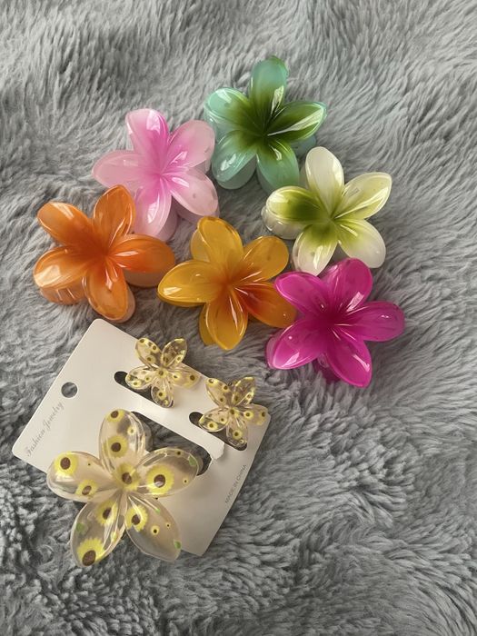 Заколка для волос цветочек