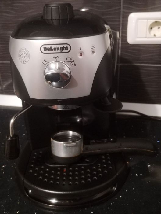 Espressor cafea macinata manual DeLonghi
