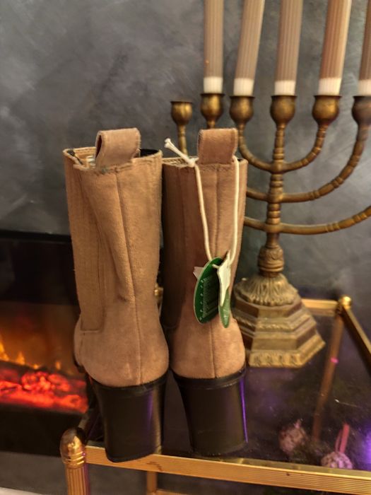 Cizme noi / ciocate / ghete din piele naturala crem nr 38