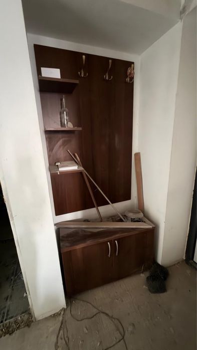 Прихожая отдам даром, кто нуждается действительно