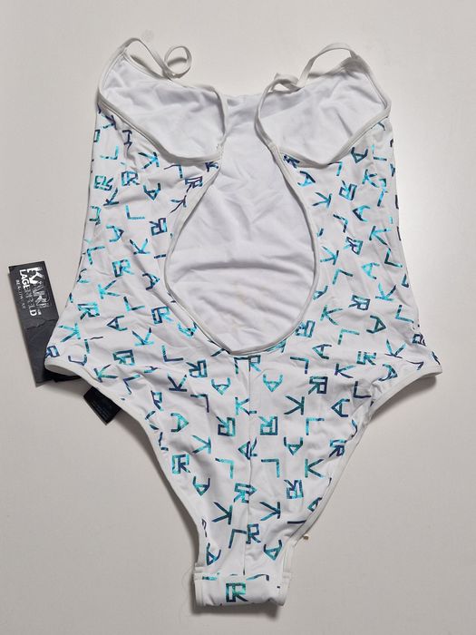 Costume de baie!