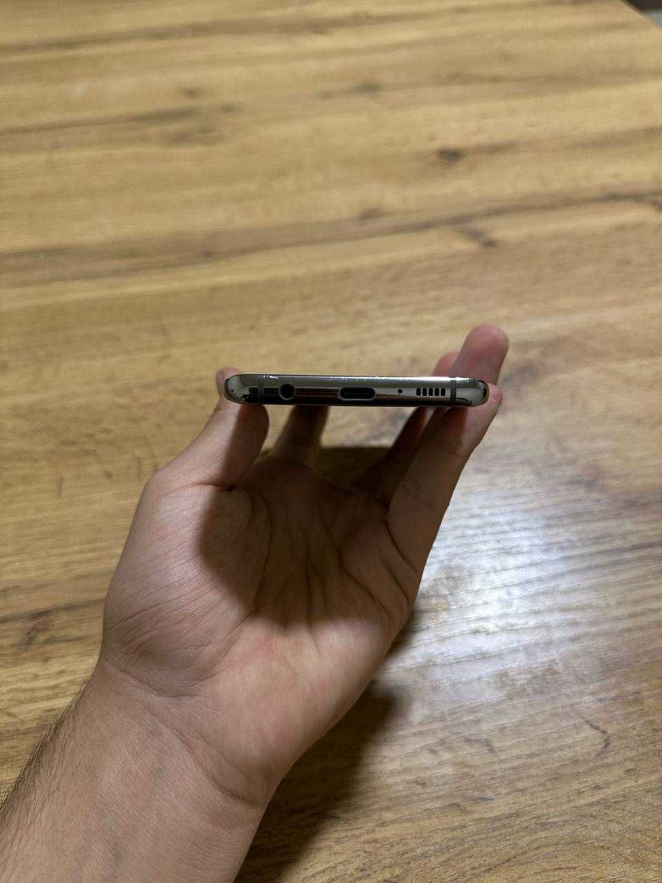 Galaxy S10 ideal holatda, aybi yoq