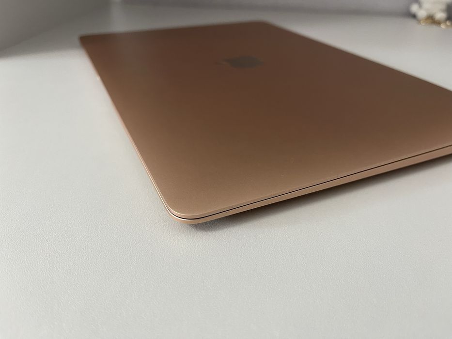 Macbook air m1 256 ssd 35 циклов 98% емкость