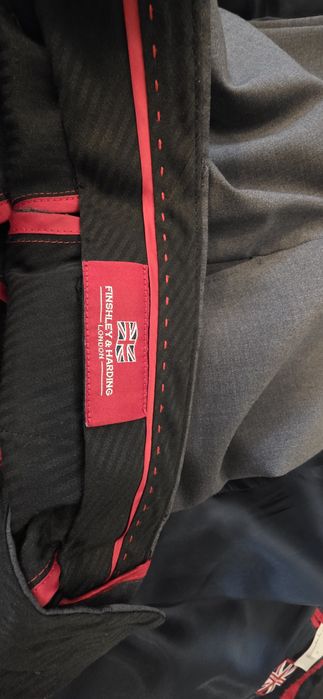 Мъжки Костюм ! Нов!FINSHLEY & HARDING!Размер М, slim fit!