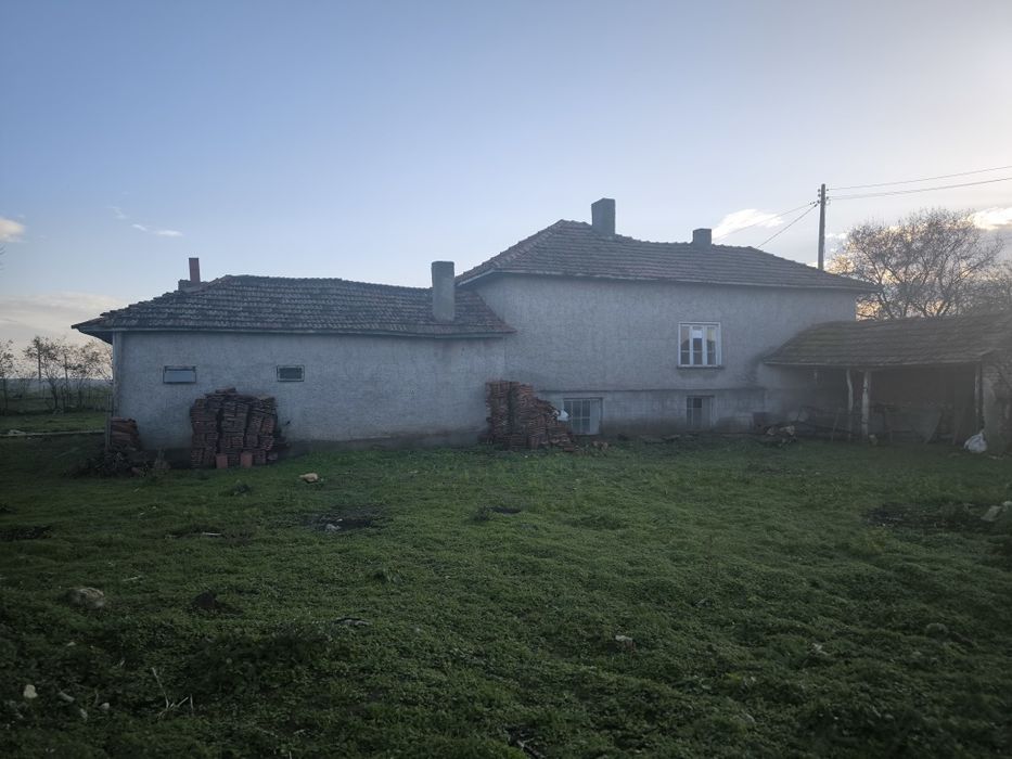 Продава се къща в с.Подайва ул.Струма 27