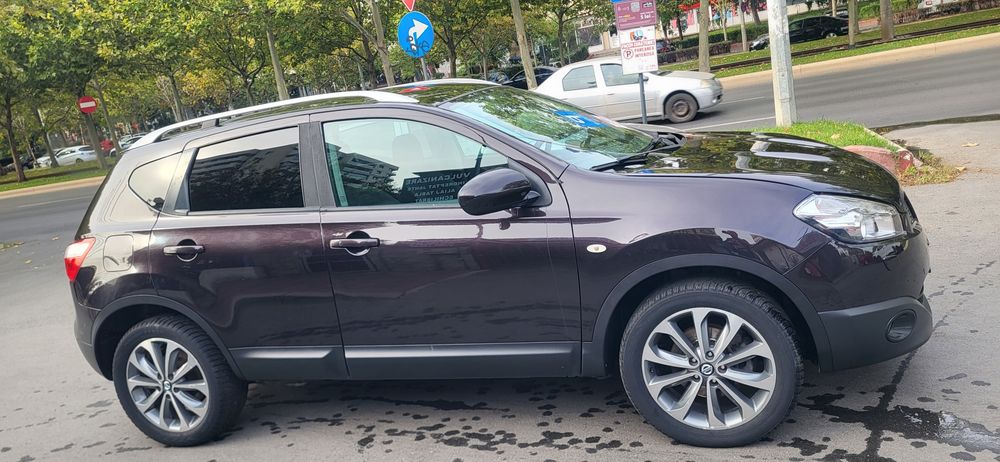 Vând nissan qashqai