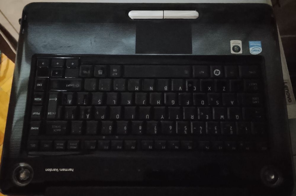 Vând laptop Toshiba