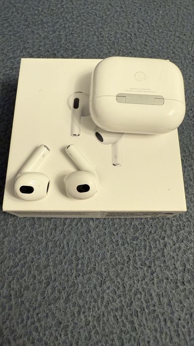 AirPods(generatia a 3 a)