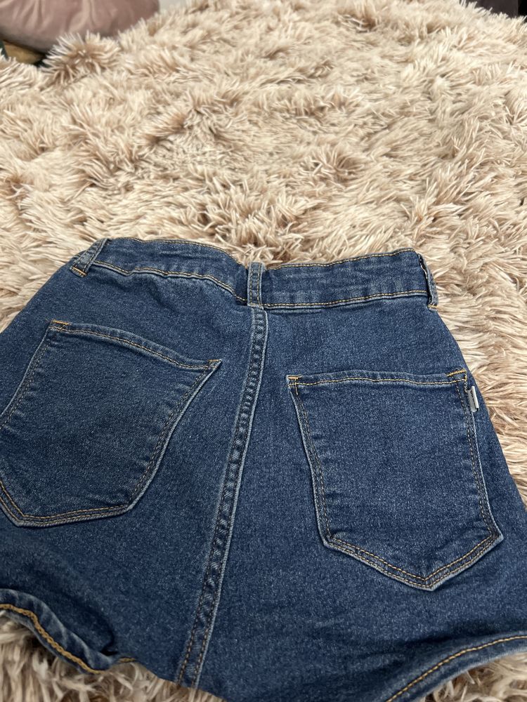 Pantaloni scurti denim elastici, cu talie inalta, Bershka, marimea 36