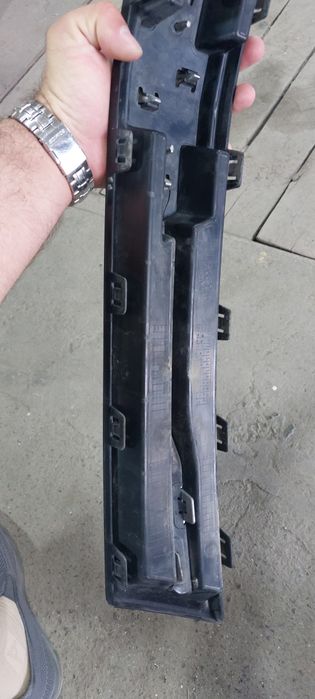 Облицовка Tracker 1 верхняя со значком