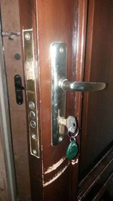 Вскрытие замков дверей, сейфов, автомобилей.