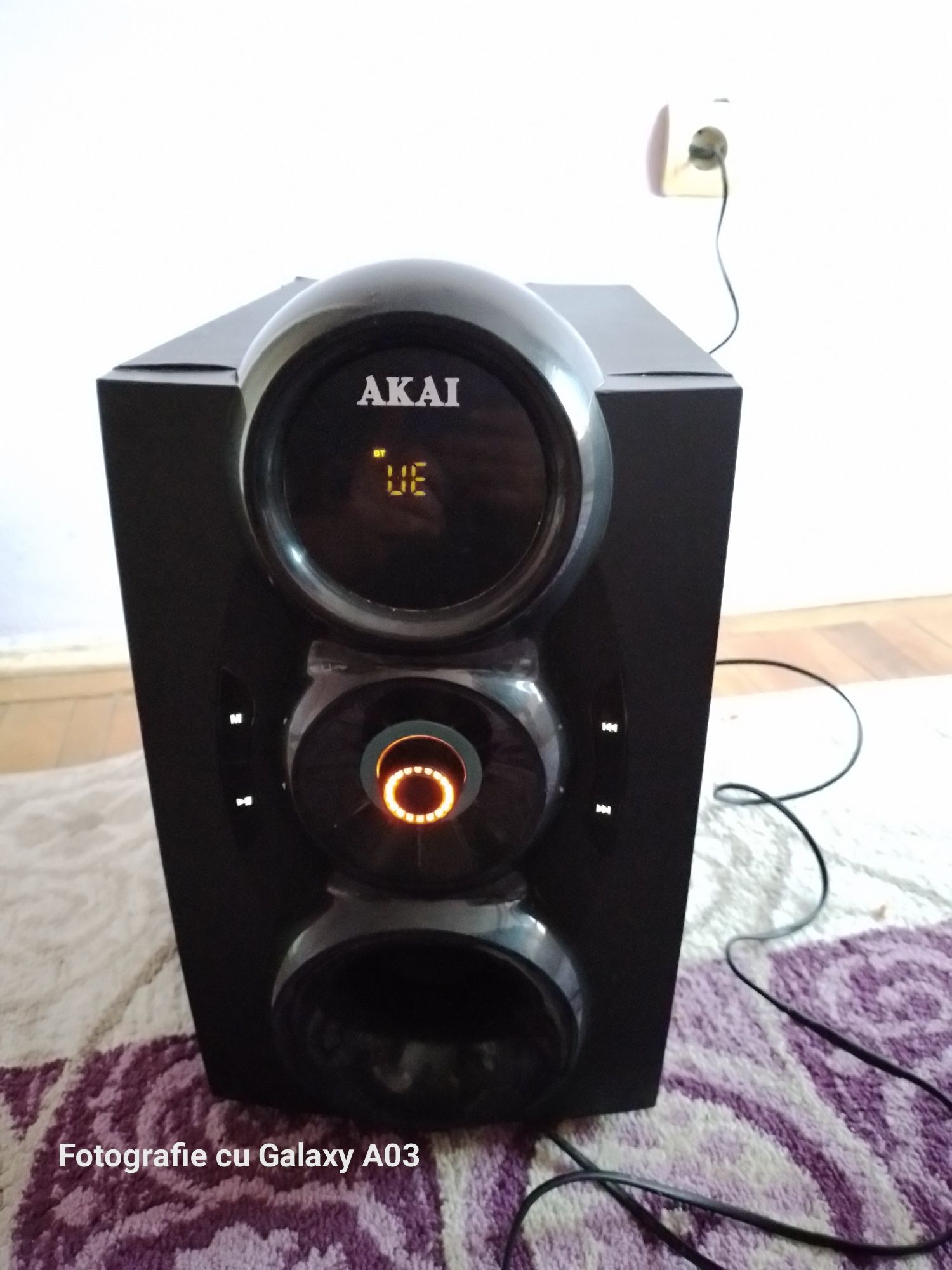 Vând subwoofer akay pentru piese
