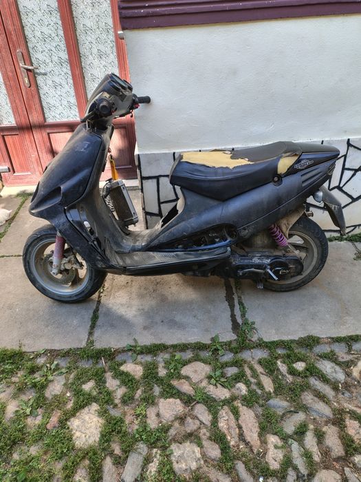 Vând/schimb  malaguti f12 din 2004