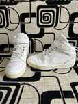 Vand adidasi Nike