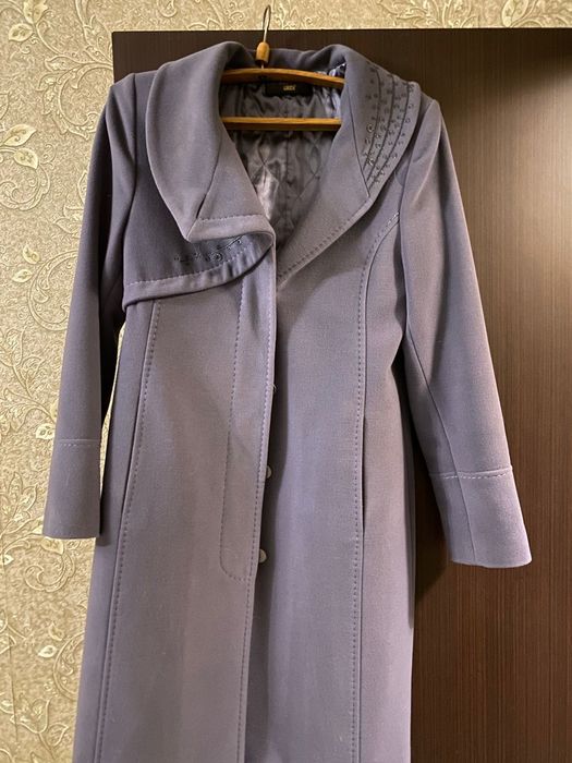 Продам пальто демисезонное